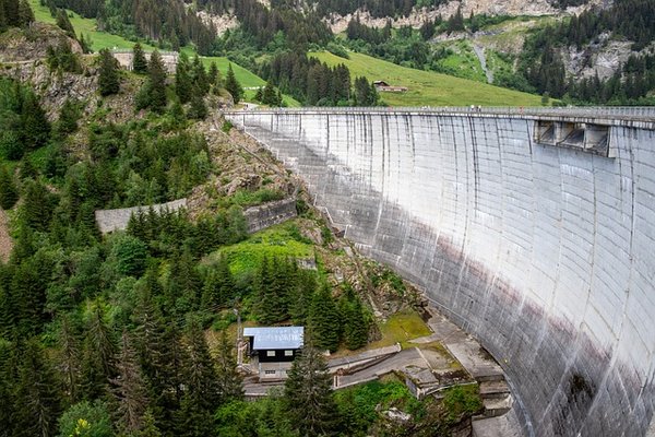 Explorer la Savoie en camping-car : Itinéraires et conseils pour un voyage inoubliable
